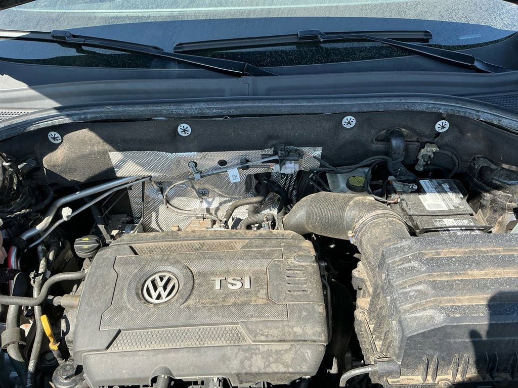 Used 2021 Volkswagen Atlas Cross Sport SE image 25