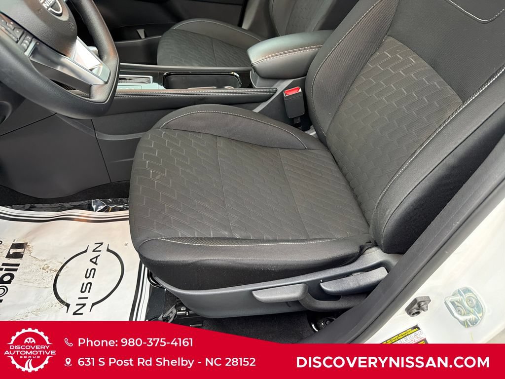 Certified 2024 Nissan Kicks SV FWD image 16