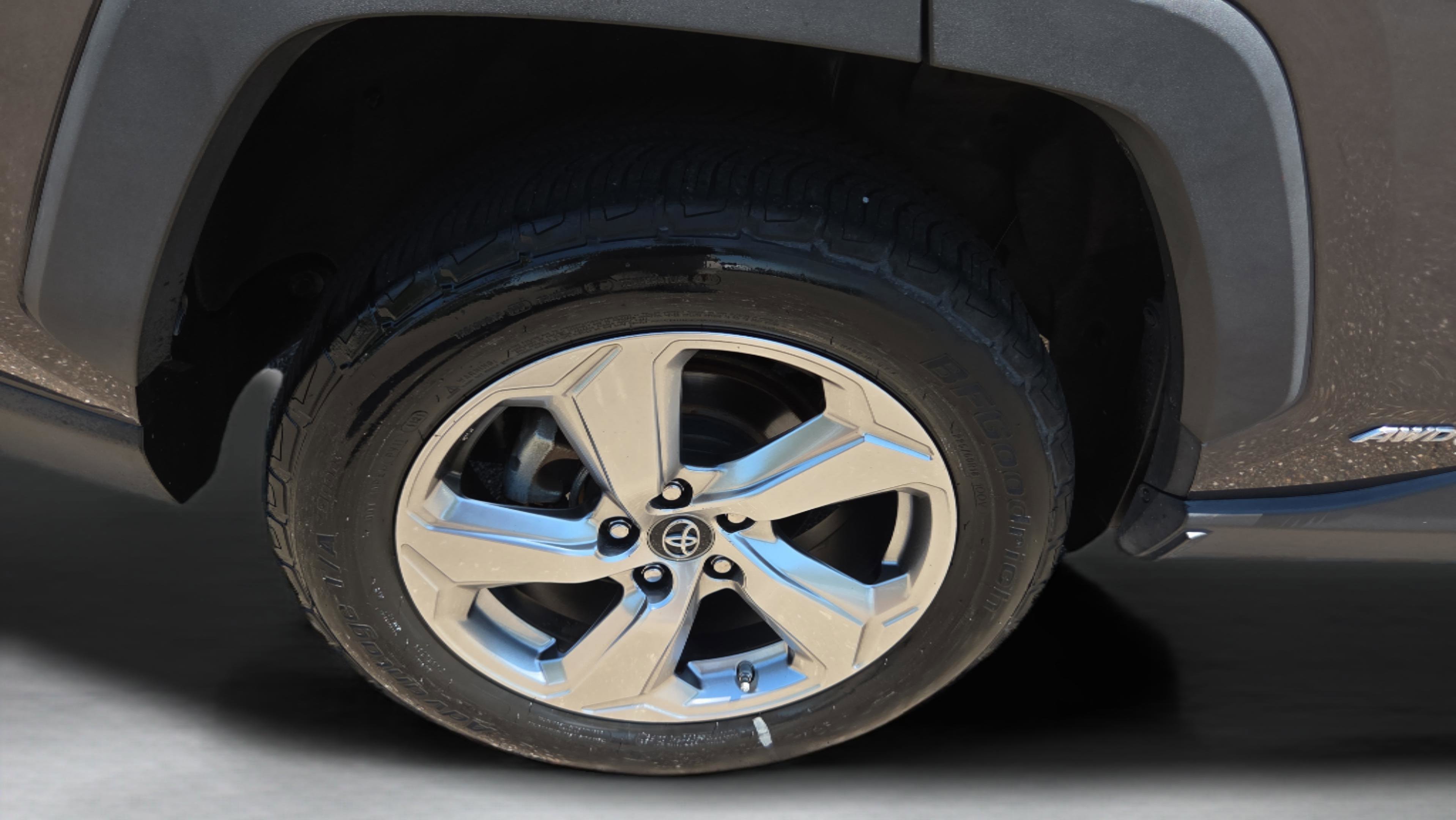 Used 2019 Toyota RAV4 Limited w/ Limited Grade Weather Package AWD/4WD image 35