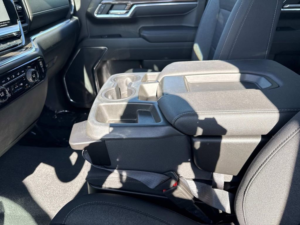 Used 2023 Chevrolet Silverado 1500 LT AWD/4WD image 14