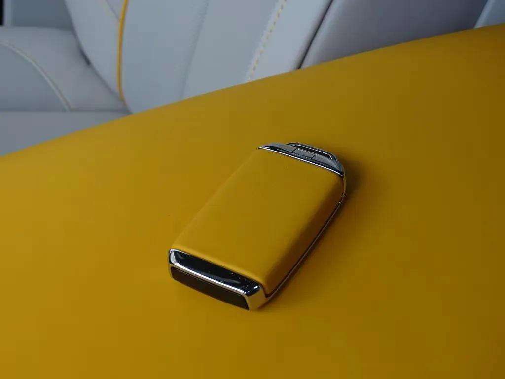 New 2025 Rolls-Royce Cullinan Black Badge image 26
