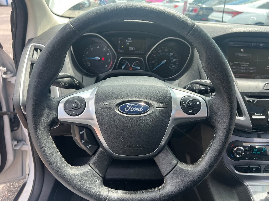 Used 2014 Ford Focus Titanium FWD image 17