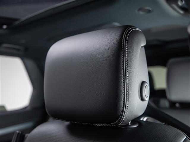 New 2026 Land Rover Discovery Limited Edition image 15