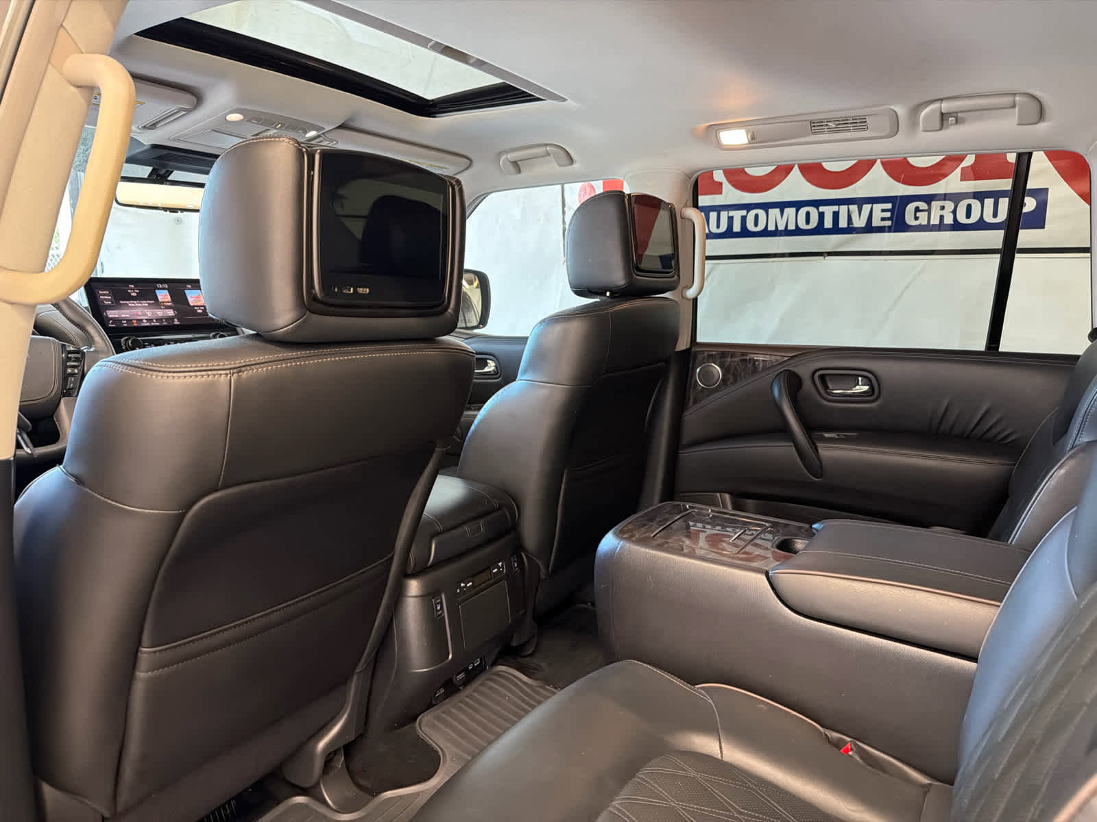 Used 2023 Nissan Armada Platinum w/ Captain's Chairs Package RWD image 23