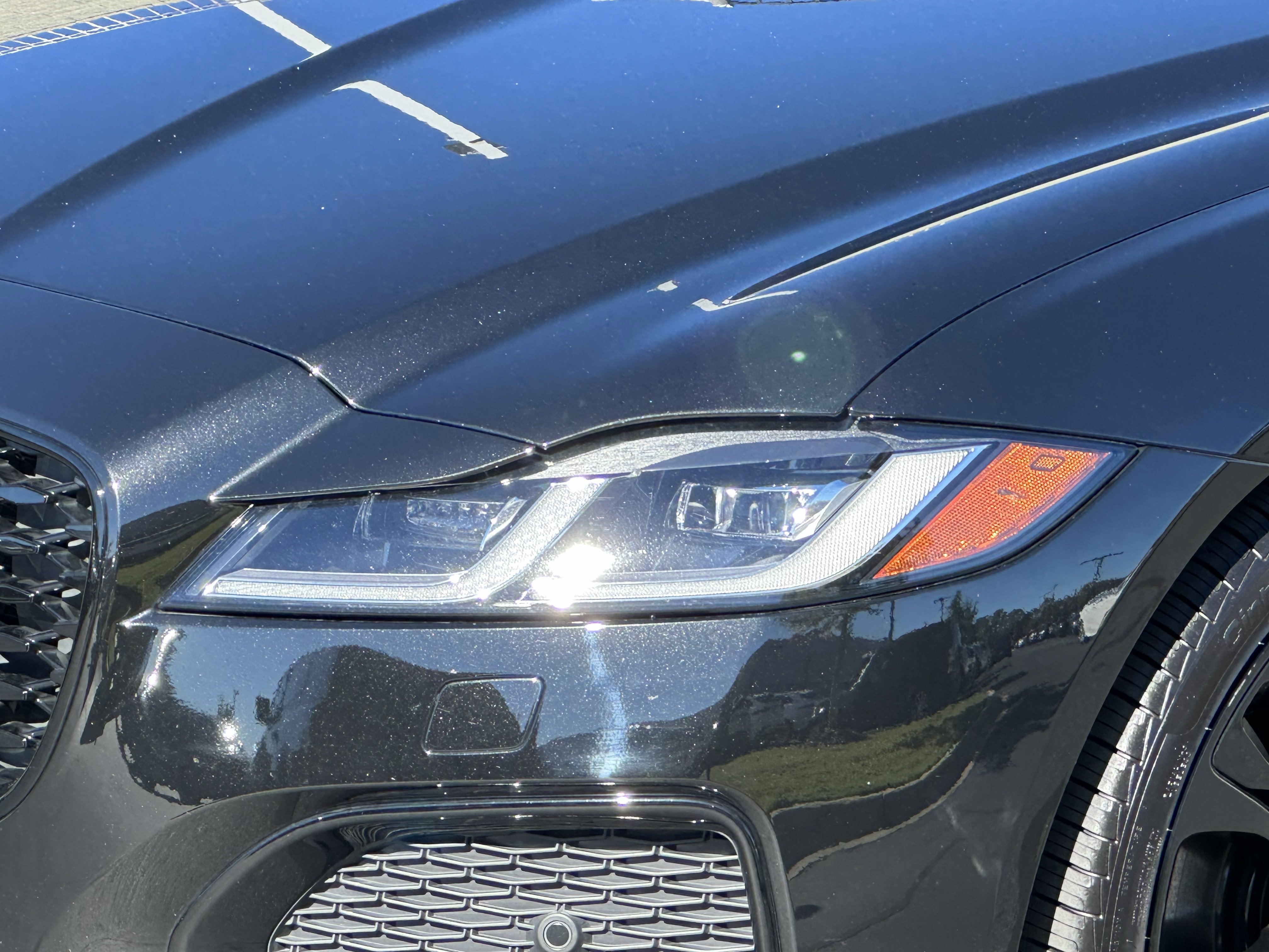 Certified 2024 Jaguar XF R-Dynamic SE AWD/4WD image 11