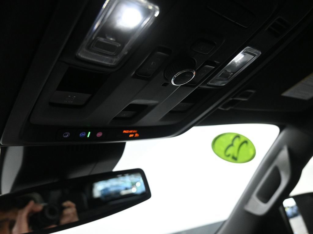 Used 2023 GMC Yukon XL SLT image 37