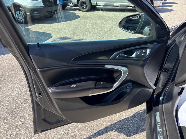 Used 2016 Buick Regal image 9