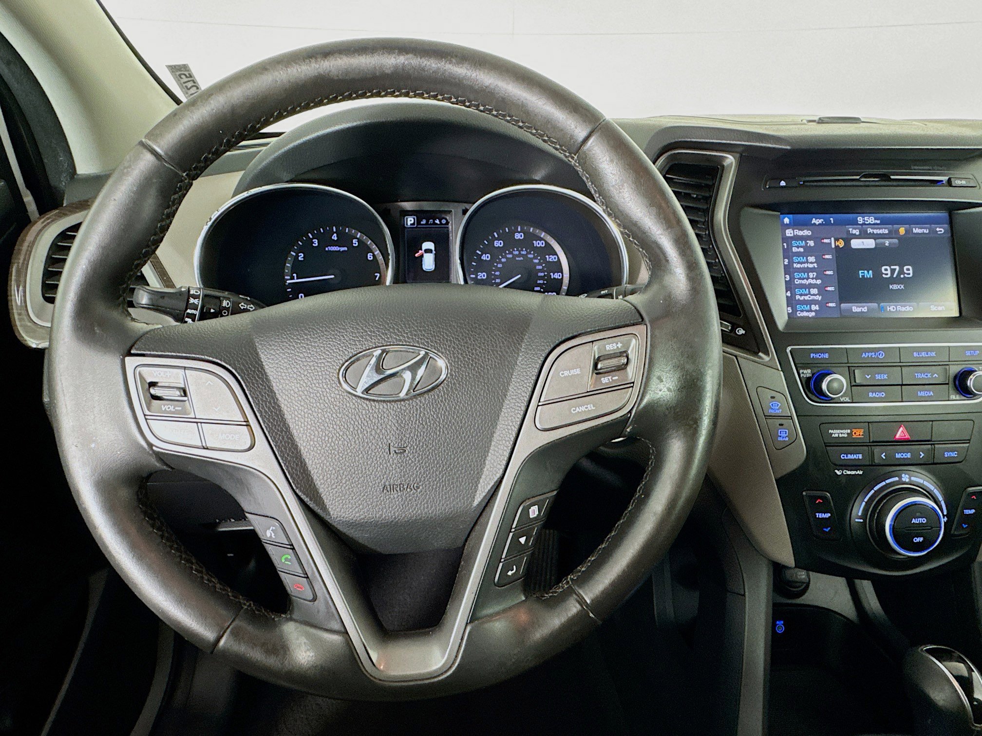 Used 2017 Hyundai Santa Fe Sport image 11
