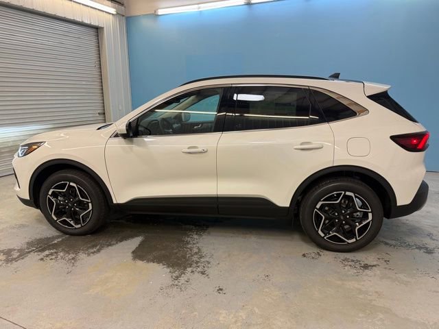 New 2026 Ford Escape Platinum w/ Premium Technology Package image 4