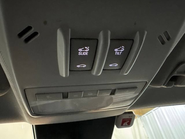 Used 2019 Chevrolet Trax LT w/ Sun & Sound Package AWD/4WD image 31