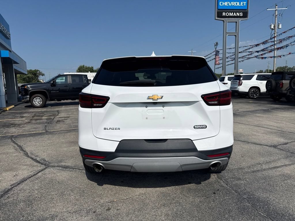 Used 2025 Chevrolet Blazer LT FWD image 5