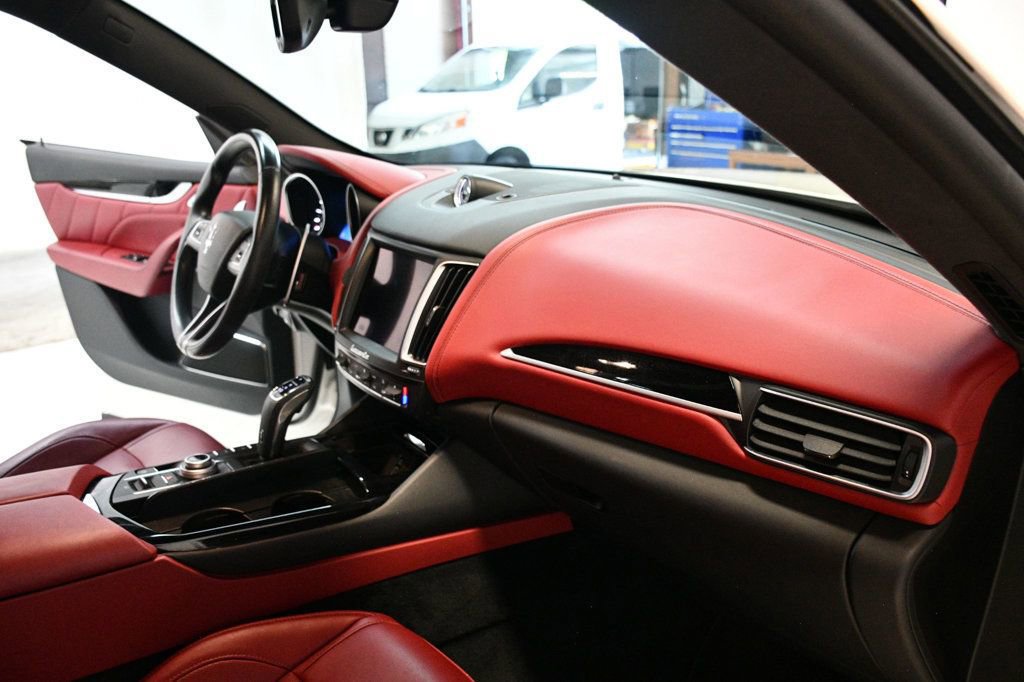 Used 2020 Maserati Levante GranSport image 28