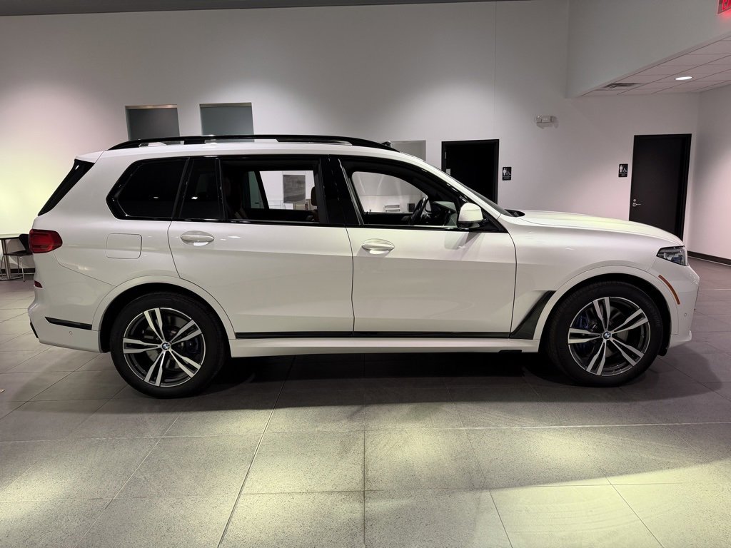 Used 2020 BMW X7 M50i image 28