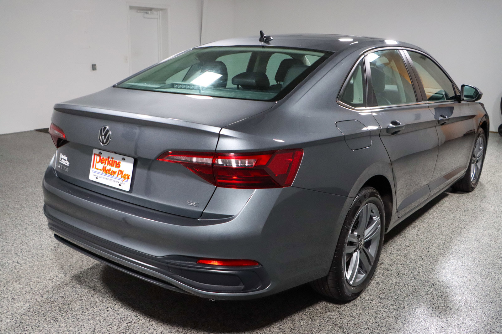 Used 2024 Volkswagen Jetta SE image 7