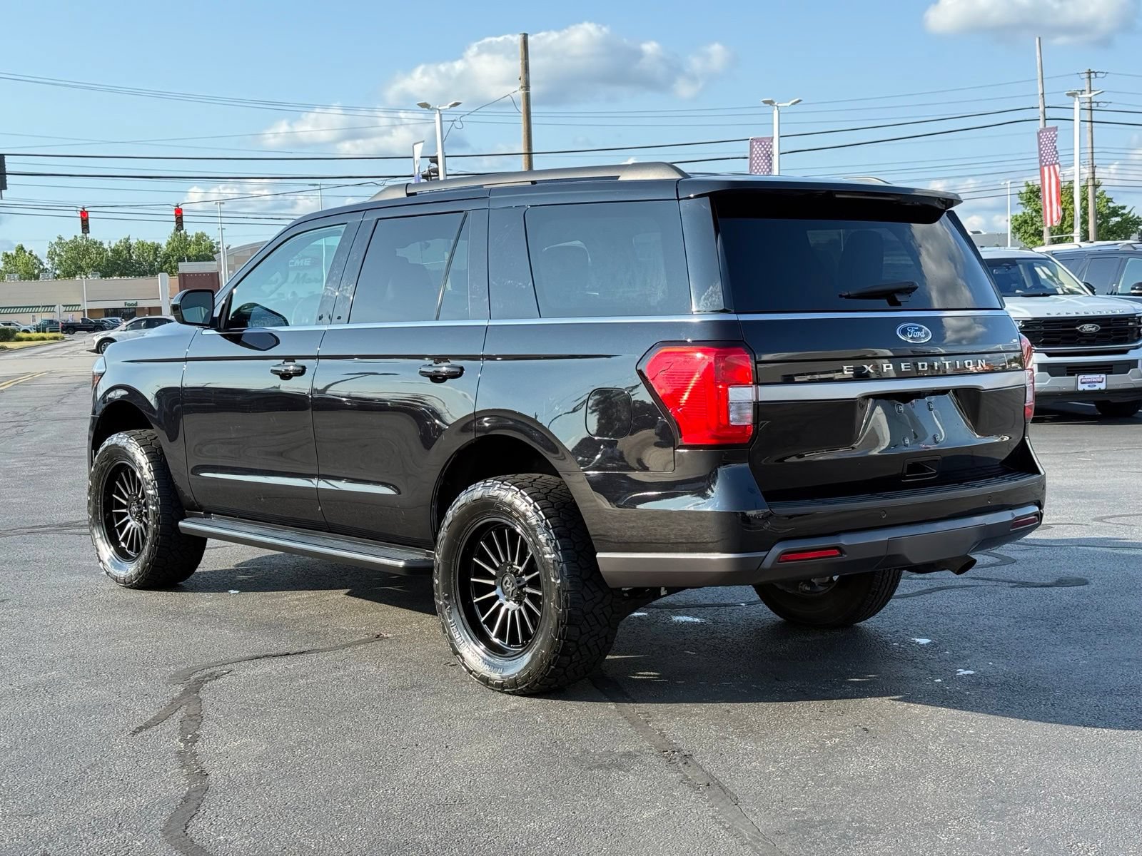 Used 2023 Ford Expedition XL AWD/4WD image 5