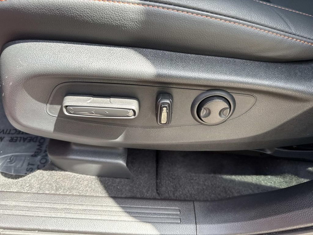 Used 2025 Honda CR-V Sport Touring image 28