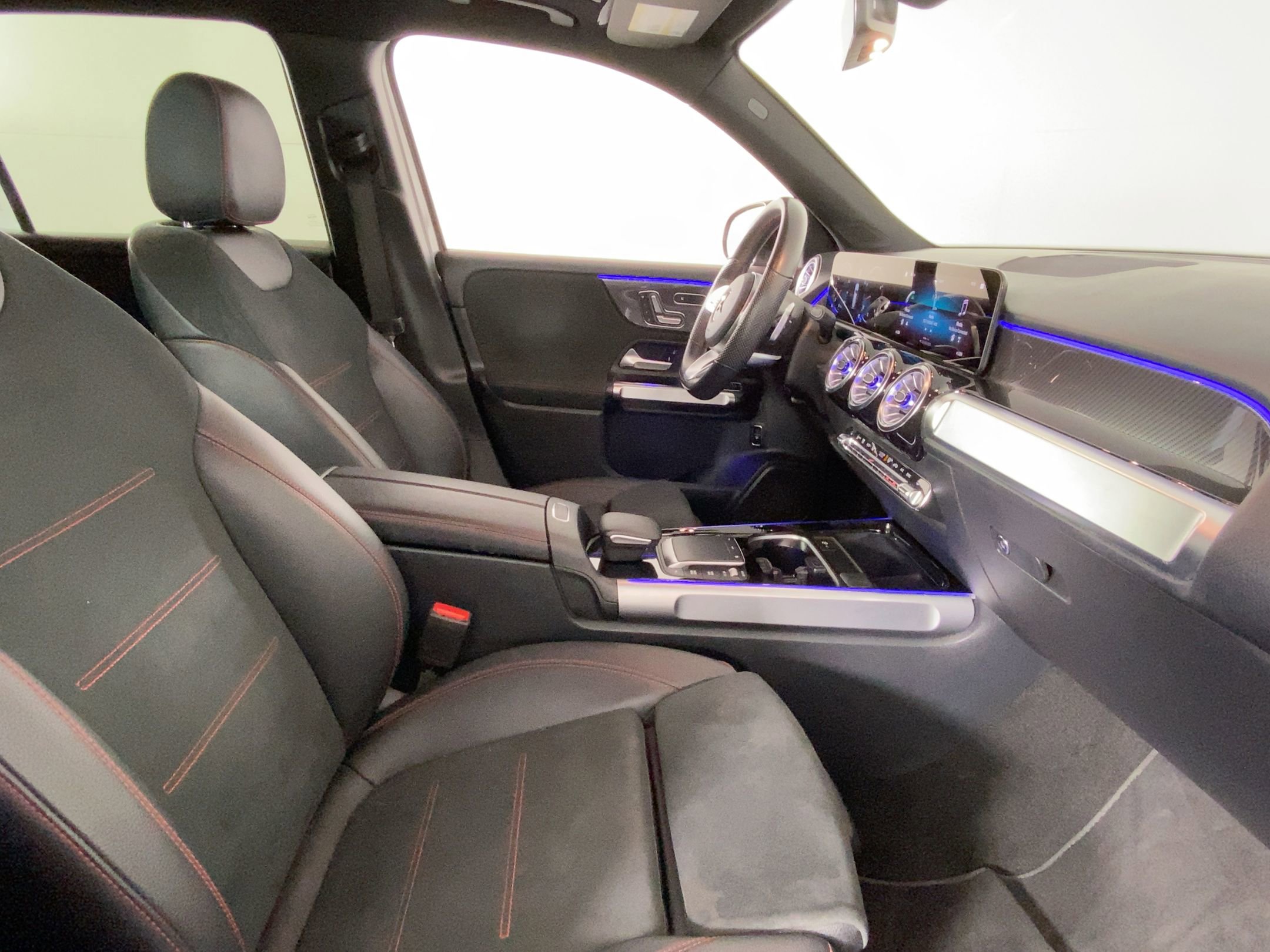 Used 2022 Mercedes-Benz GLB 250 4MATIC image 26