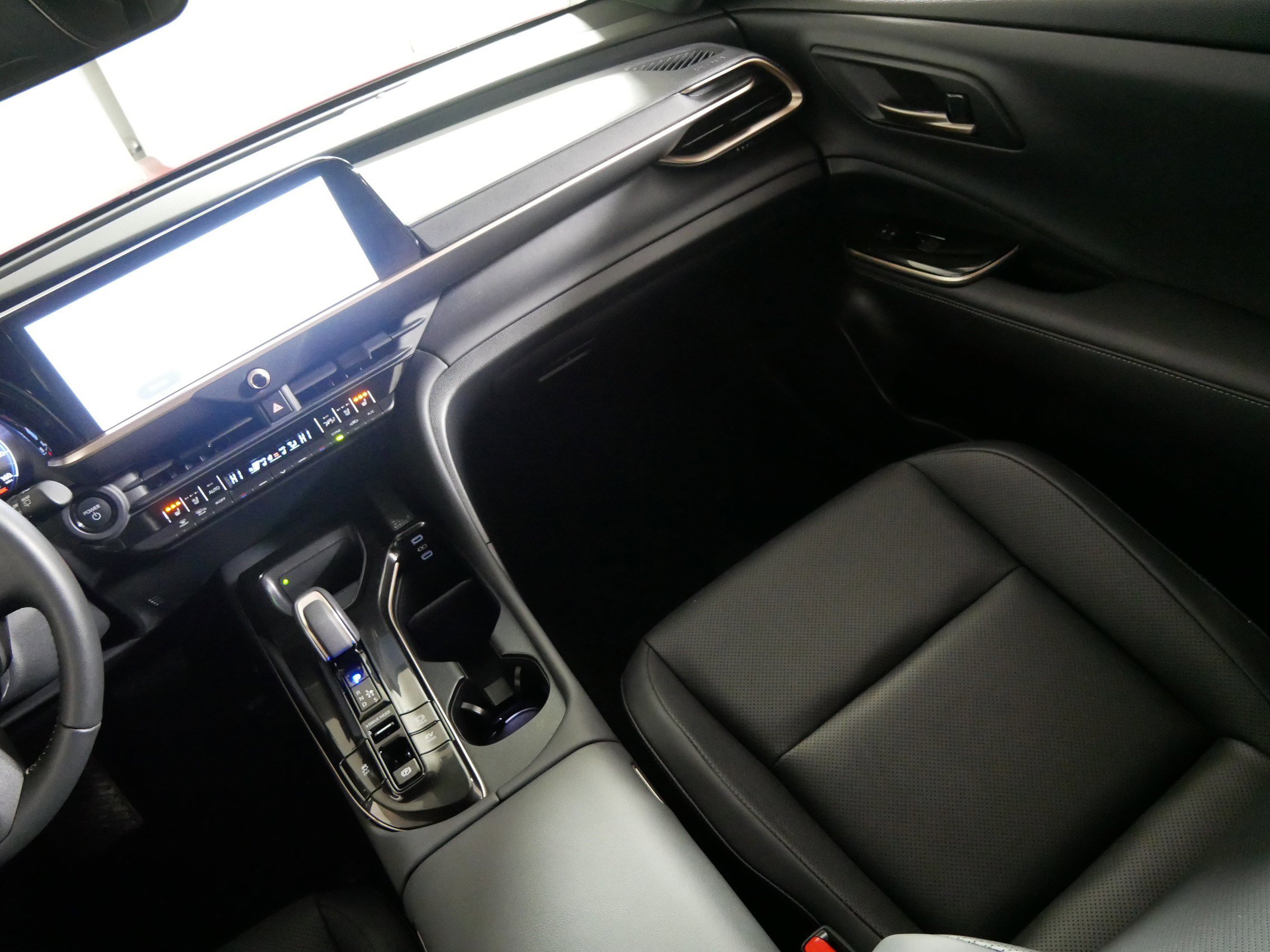 Used 2025 Toyota Crown Signia image 11