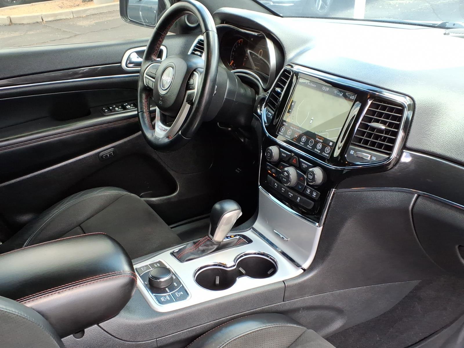 Used 2020 Jeep Grand Cherokee Trailhawk w/ Interior Metal Package AWD/4WD image 10