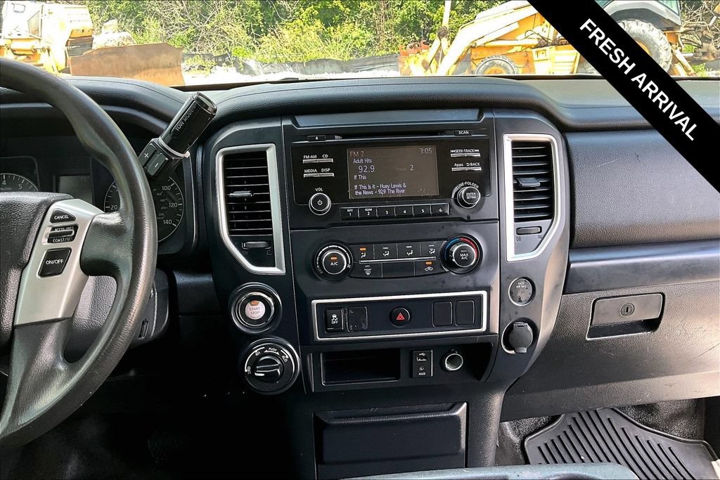 Used 2017 Nissan Titan S AWD/4WD image 9