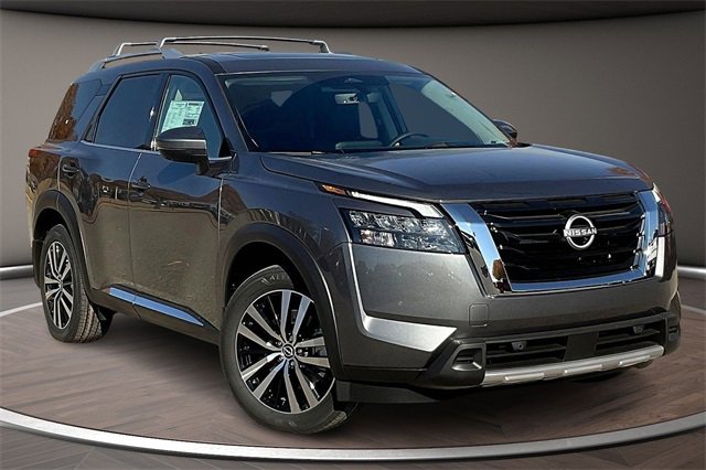 New 2025 Nissan Pathfinder Platinum w/ Cargo Package image 2