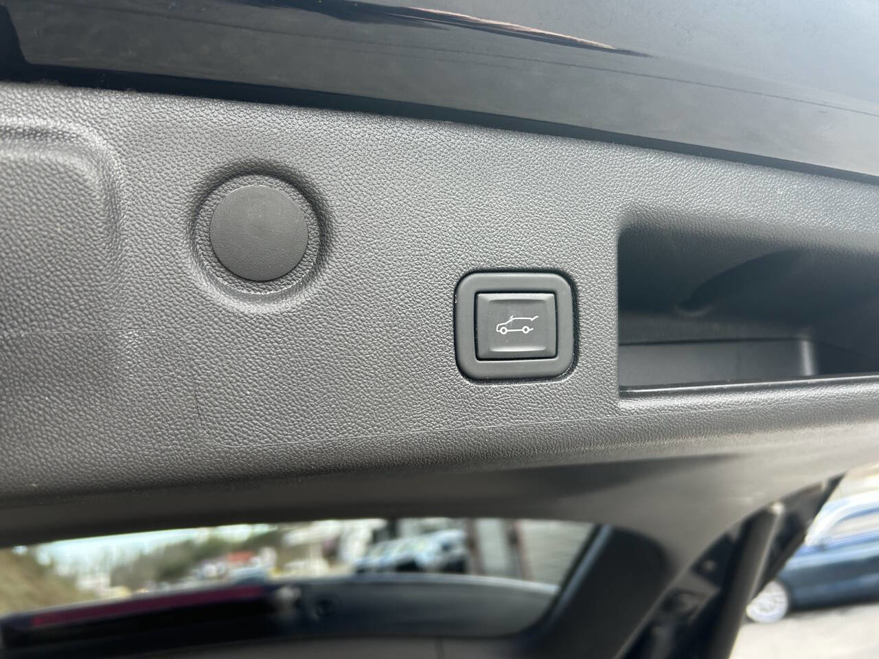 Used 2023 Chevrolet Equinox Premier image 25