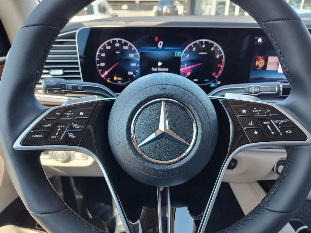 Used 2025 Mercedes-Benz GLE 350 4MATIC image 17