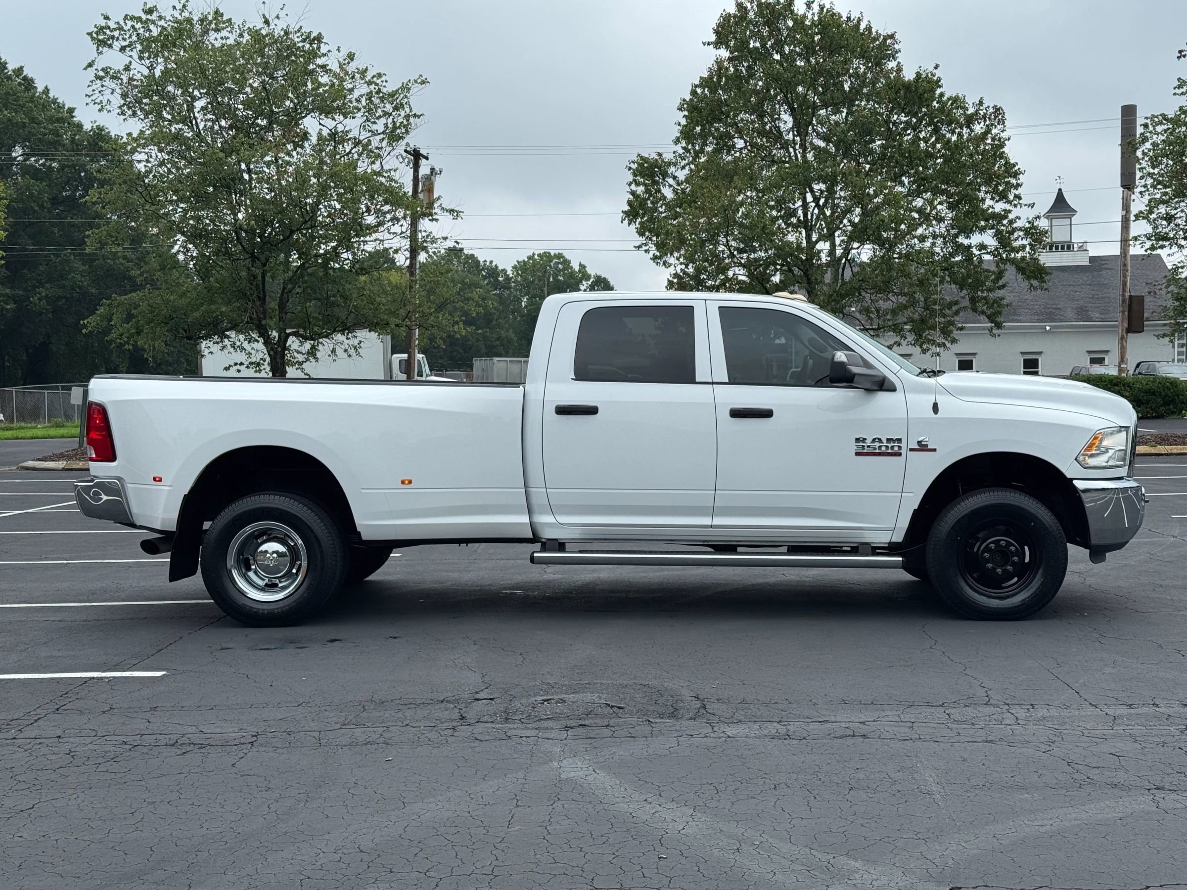 Used 2017 RAM 3500 Tradesman w/ Chrome Appearance Group image 5