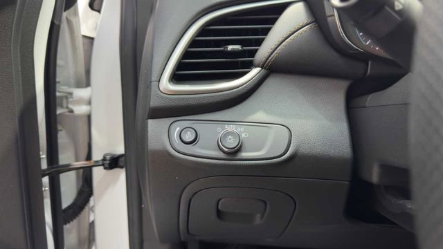 Used 2020 Chevrolet Trax LS image 31