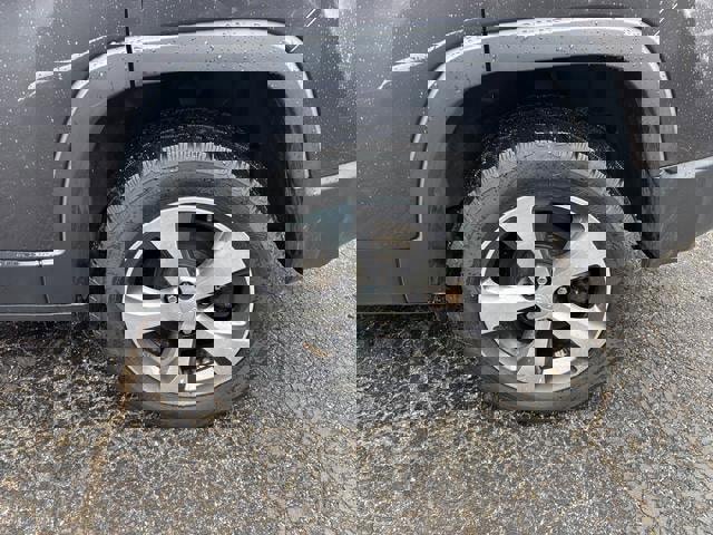 Used 2020 Jeep Cherokee Limited image 27