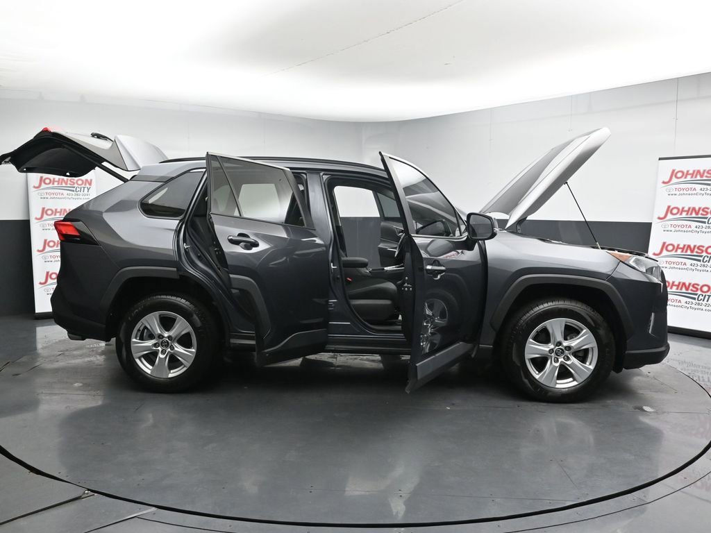 Used 2020 Toyota RAV4 XLE w/ Convenience Package FWD image 44