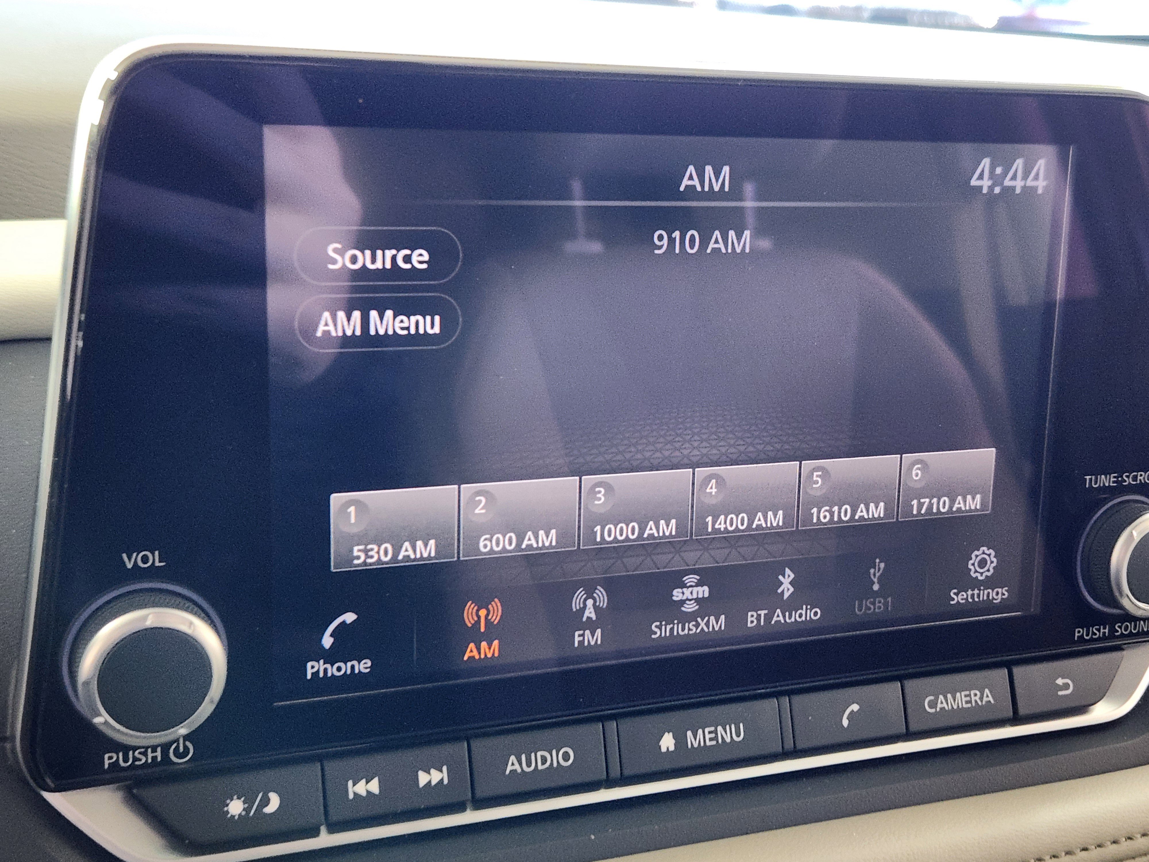 Used 2025 Nissan Rogue SV image 21