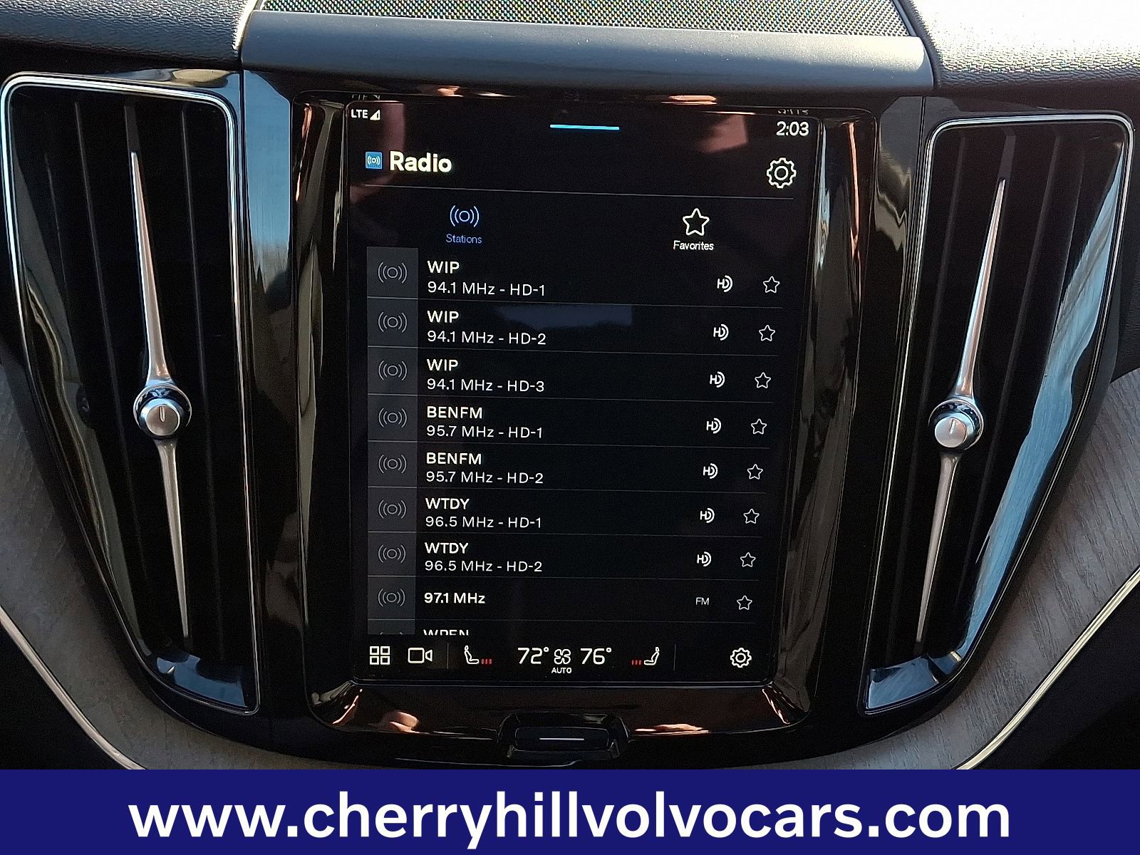 Certified 2025 Volvo XC60 B5 Plus image 18