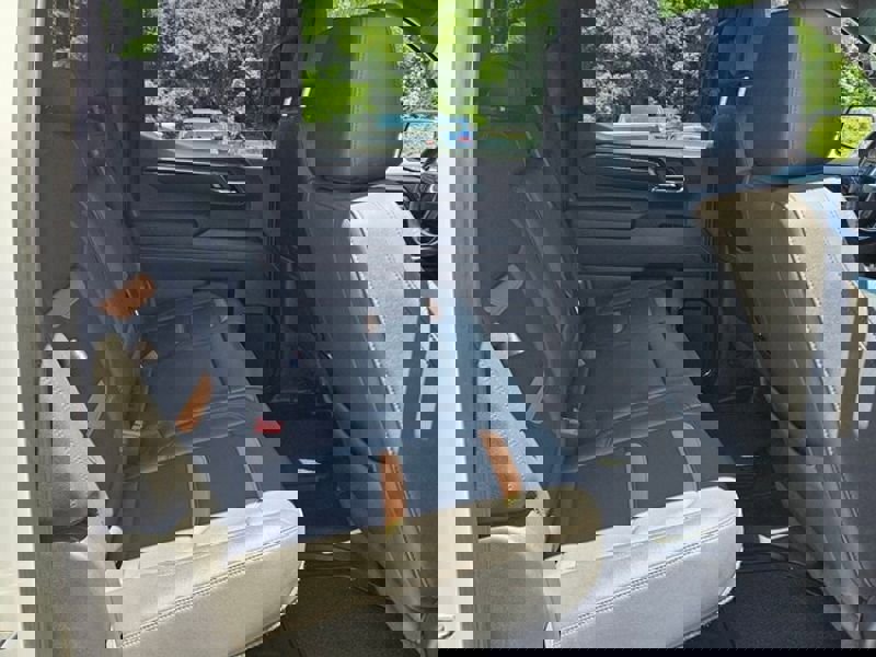 Used 2024 GMC Sierra 1500 AT4 w/ AT4 Preferred Package image 15