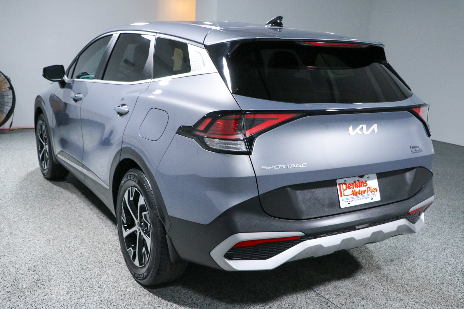 Used 2023 Kia Sportage EX FWD image 9