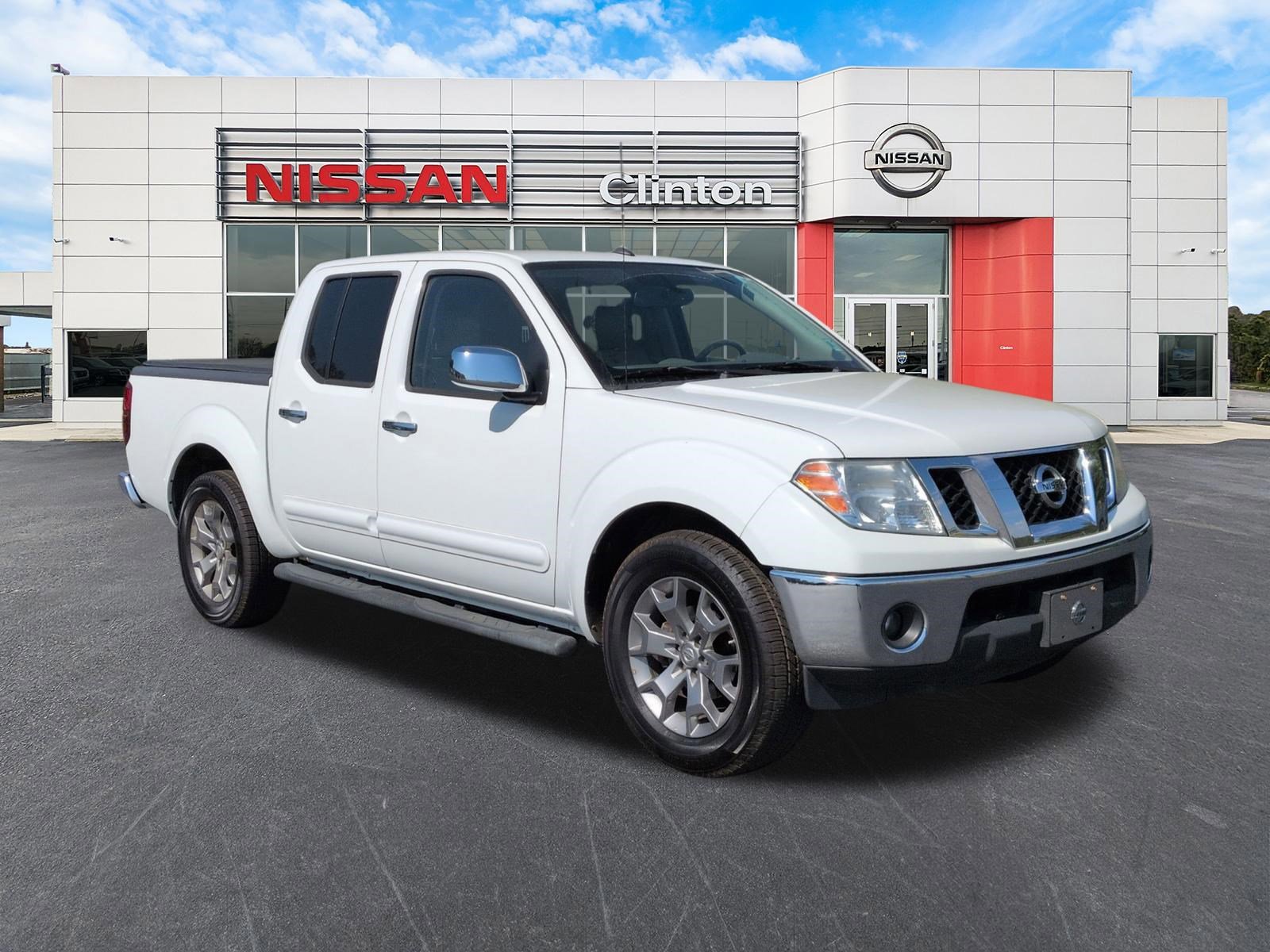 Used 2019 Nissan Frontier SL image 1