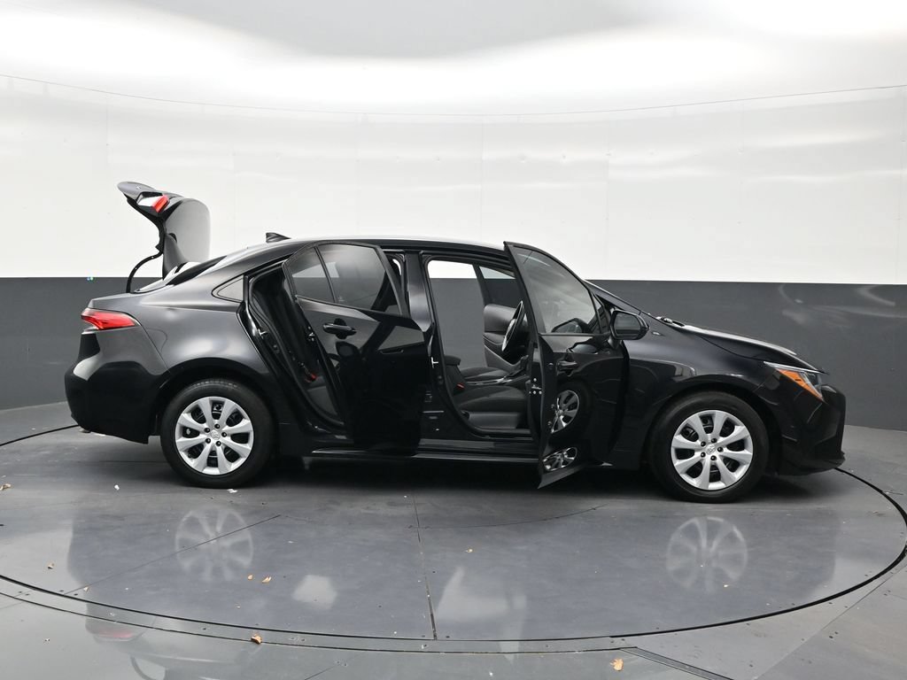 Used 2023 Toyota Corolla LE FWD image 28
