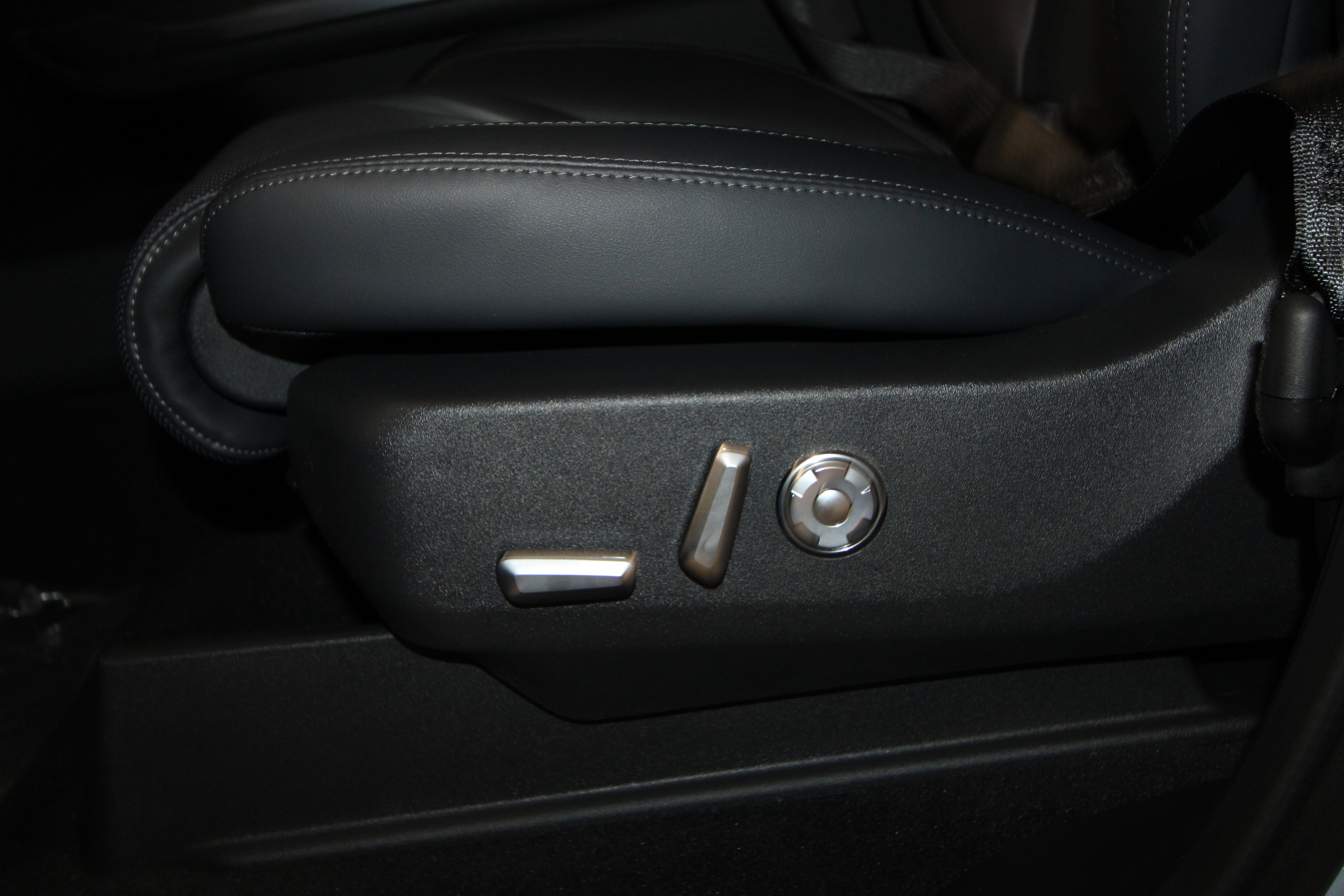 New 2026 Lincoln Navigator Reserve image 7