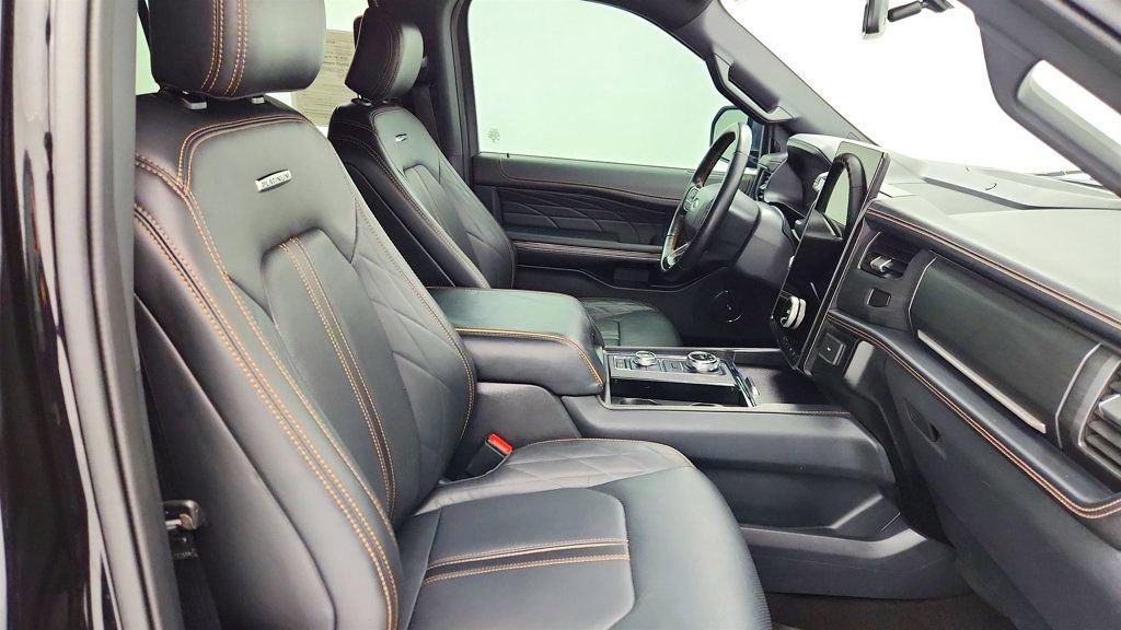 Used 2023 Ford Expedition Platinum image 25