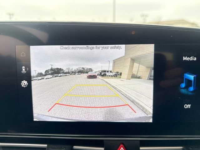 Used 2024 Hyundai Elantra SEL w/ Convenience Package image 17