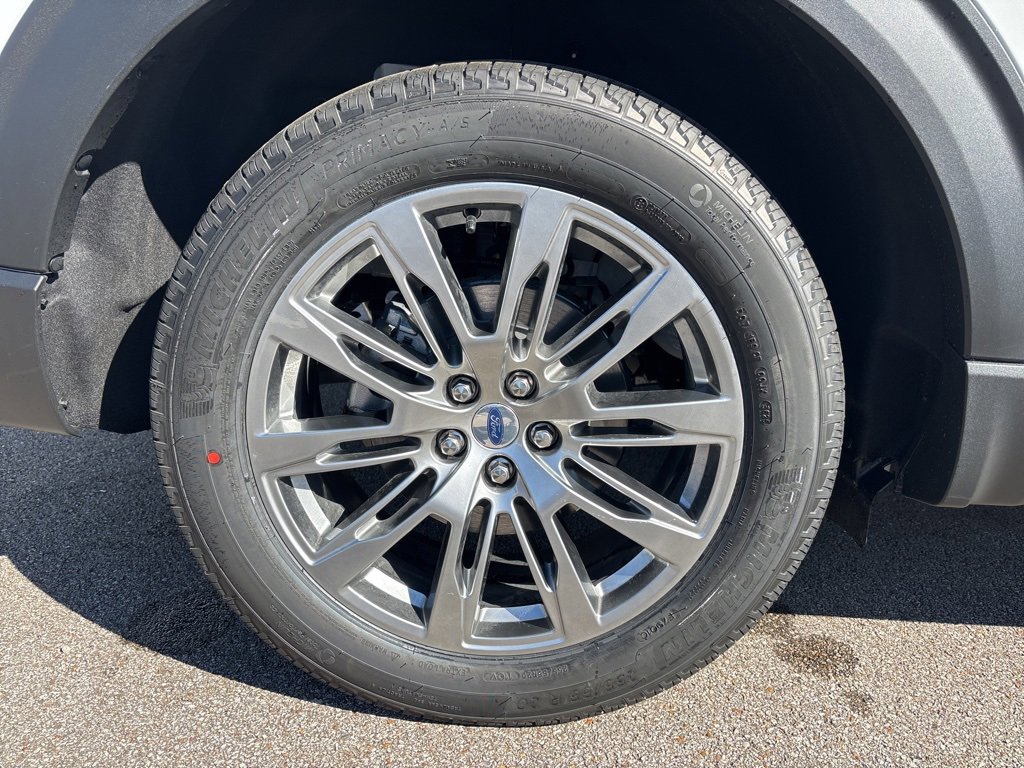 New 2026 Ford Explorer Platinum image 12