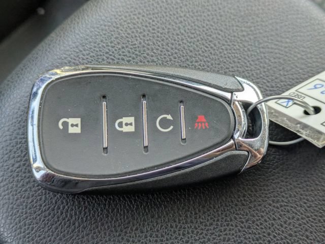 Used 2025 Chevrolet Trax LT w/ LT Convenience Package FWD image 30
