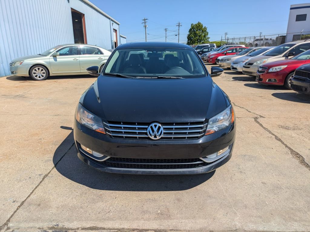 Used 2012 Volkswagen Passat TDI SEL Premium FWD image 2