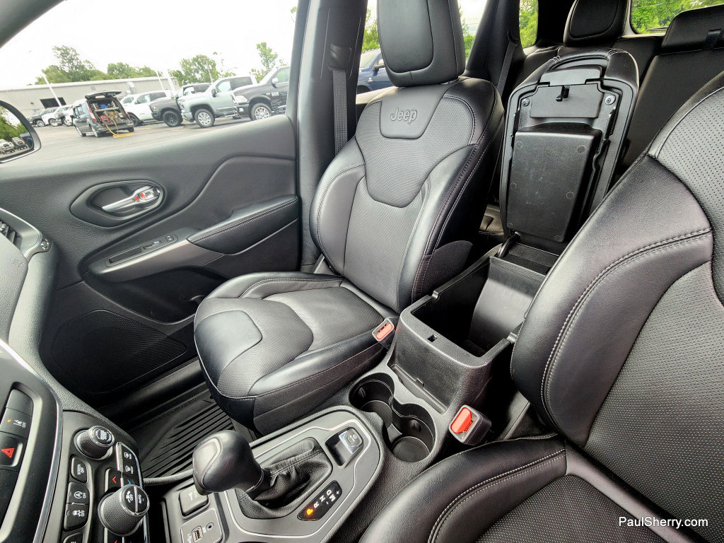 Used 2022 Jeep Cherokee Latitude Lux w/ Mopar Interior Package AWD/4WD image 37