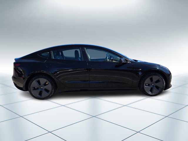 Used 2022 Tesla Model 3 Standard Range image 4
