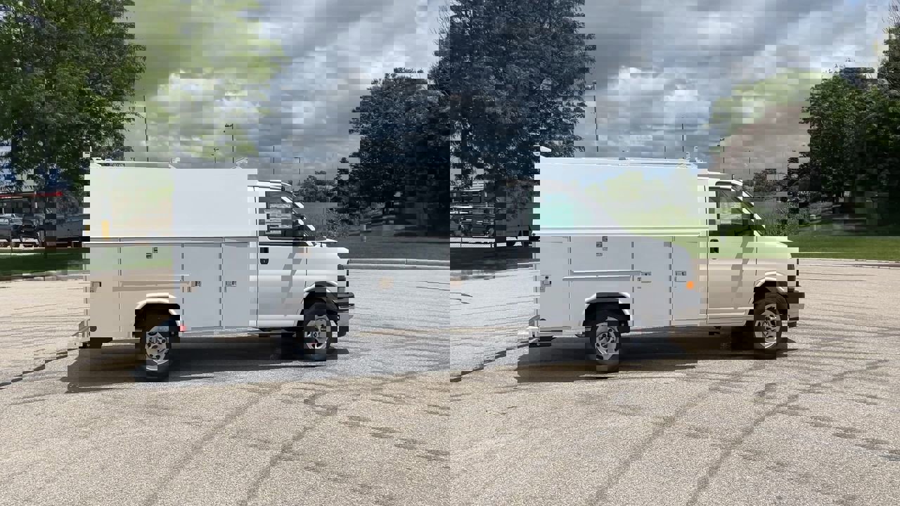 New 2025 GMC Savana 3500 w/ Power Convenience Package image 29