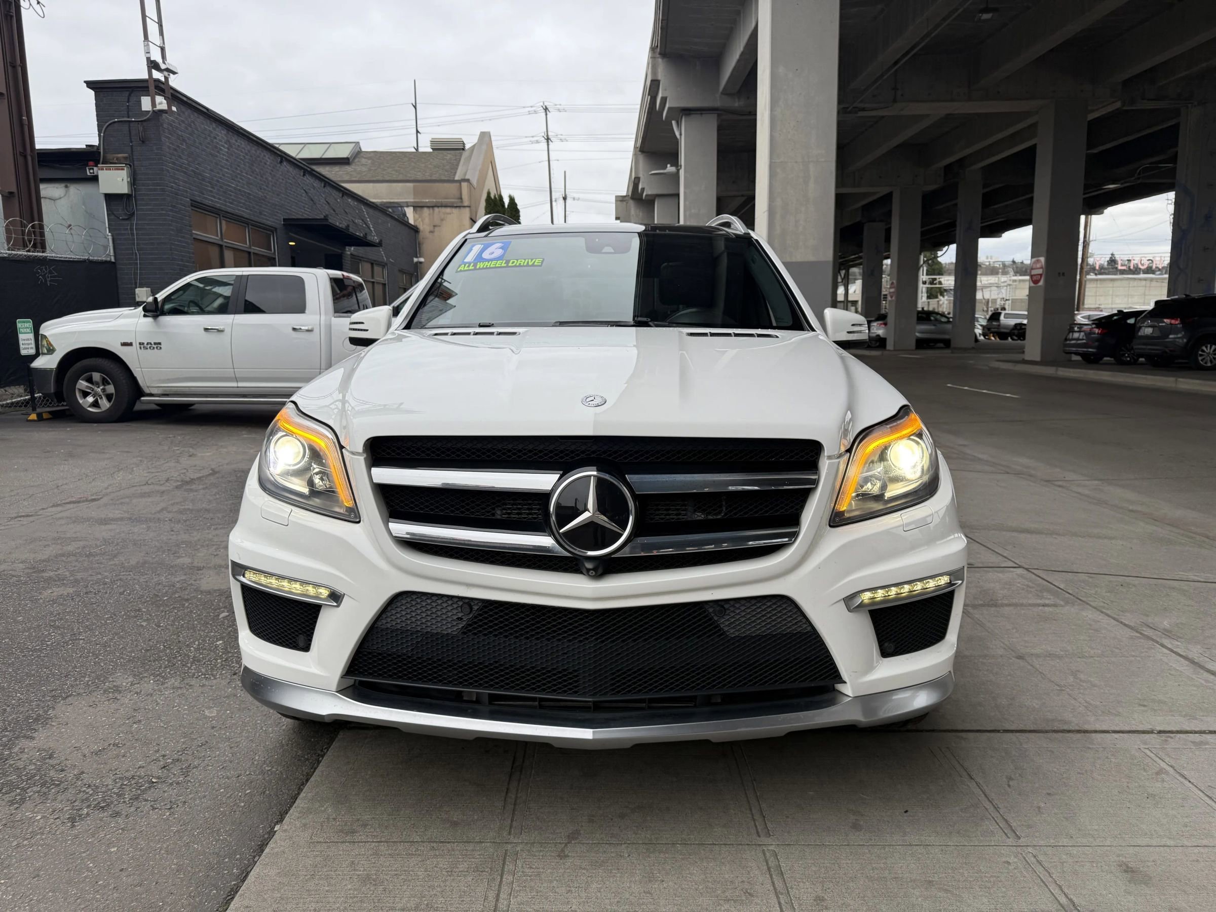 Used 2016 Mercedes-Benz GL 63 AMG 4MATIC image 2
