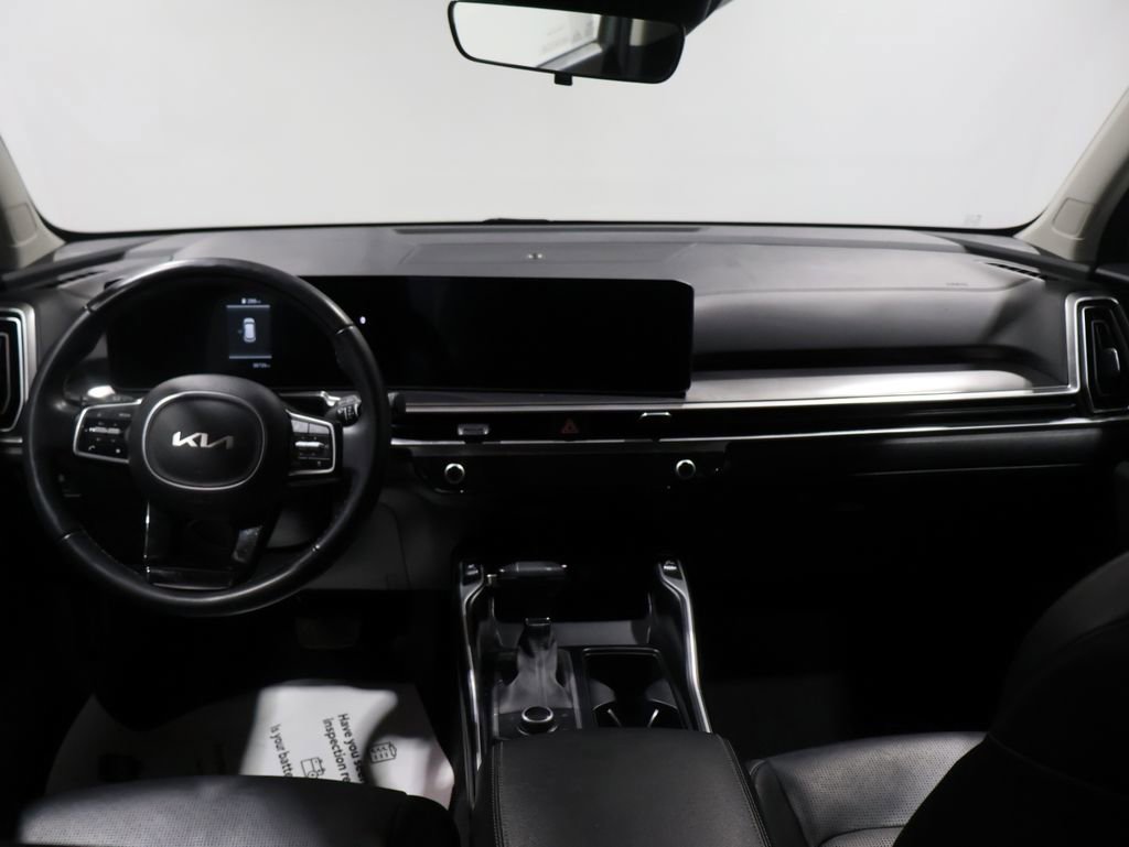 Used 2024 Kia Sorento S image 15
