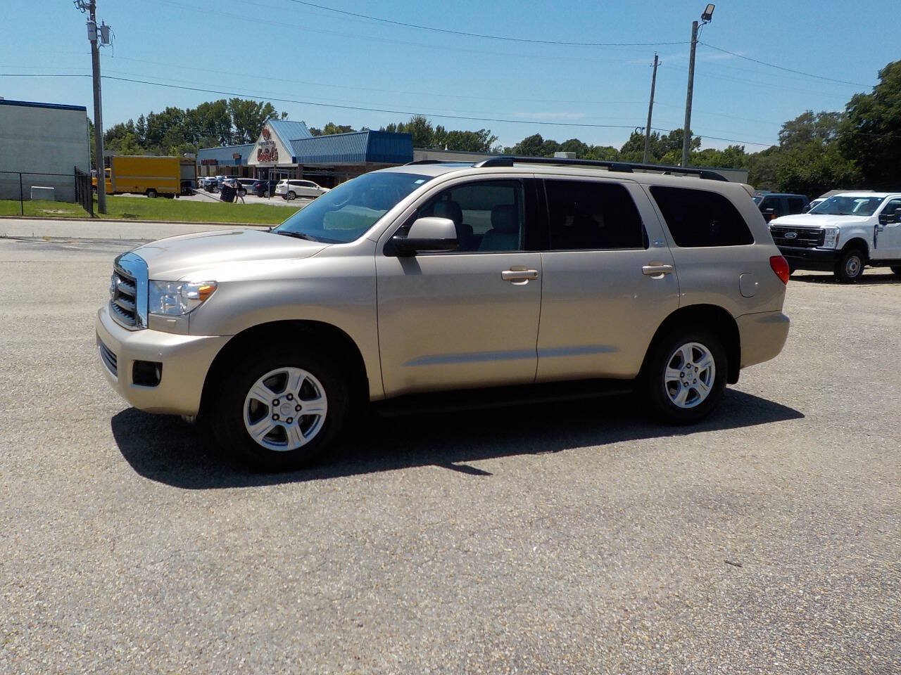Used 2016 Toyota Sequoia SR5 w/ Premium Package RWD image 1