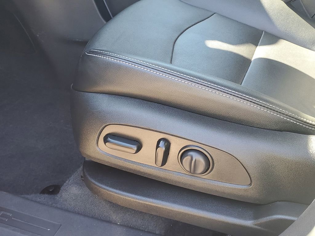 Used 2024 GMC Terrain SLT w/ LPO, Floor Liner Package image 12